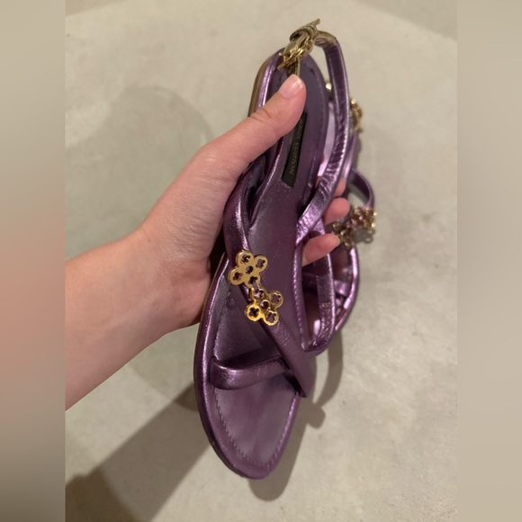 Authentic Louis Vuitton metallic sandals US 5.5 - Picture 2 of 10